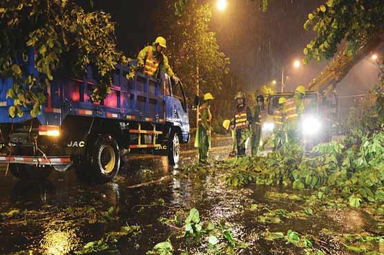 چین: سمندری طوفان دجان نے تباہی مچا دی، نظام زندگی مفلوج