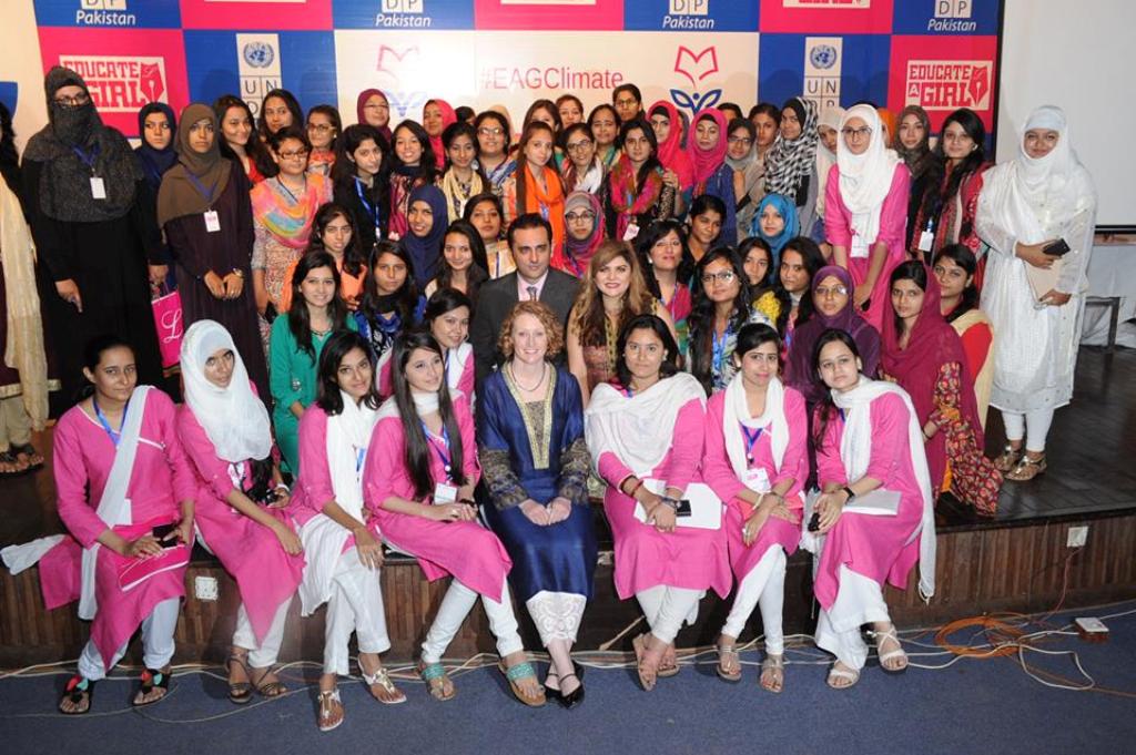 موسمیاتی تبدیلیوں کے حوالے سے کراچی آرٹس کونسل آف پاکستان میں ہونے والا سیمینار