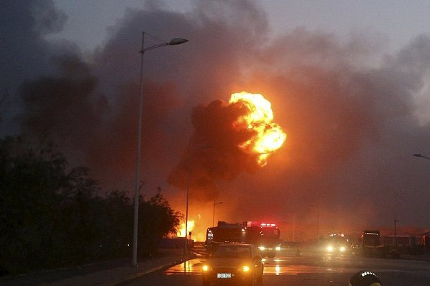 بیجنگ: فیول ٹینکر میں آگ بھڑک اٹھی، فائر فائٹرز نے قابو پالیا