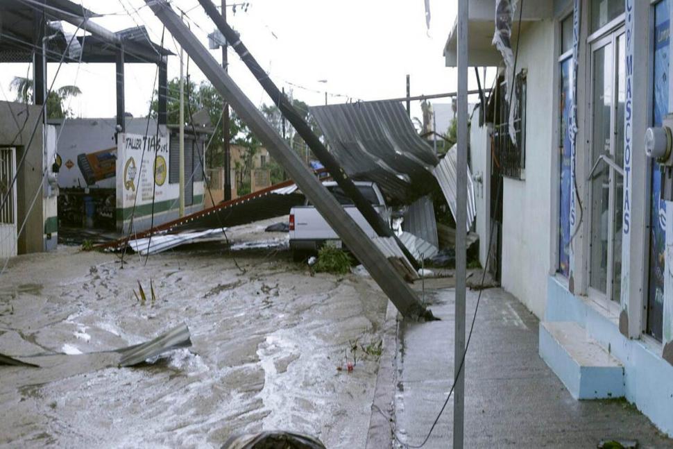 سمندری طوفان میکسیو کے ساحل سے ٹکرا گیا، بڑے پیمانے پر تباہی کا خدشہ