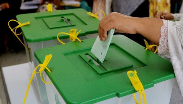 تخت فیصل آباد پر قبضہ کی جنگ