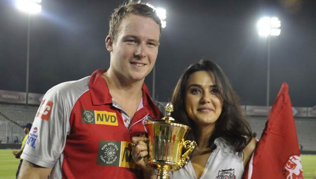 پریتی زنٹا، ڈیوڈ ملر پر مرمٹیں، دوستی کے ہر جانب چرچے