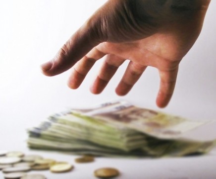 اس لوٹ کھسوٹ کو کیا کوئی روکے گا