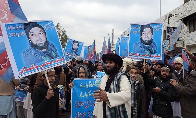 28اکتوبر کو غازی ممتاز قادری کے کیس کو شرعی عدالت میں منتقل کرنے کے مطالبے کے حق میں مظاہرے کئے جائینگے