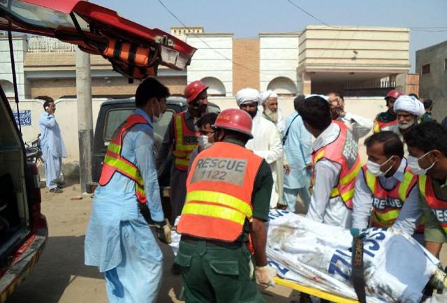 تونسہ میں رکن قومی اسمبلی امجد فاروق کھوسہ کے ڈیرے میں خودکش حملہ ، 8 افراد جاں بحق