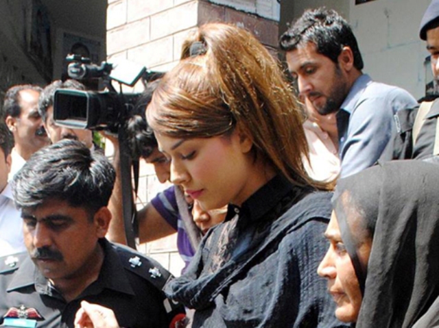 ایان علی کے پاسپورٹس کی واپسی کا معاملہ ایک بار پھر لٹک گیا