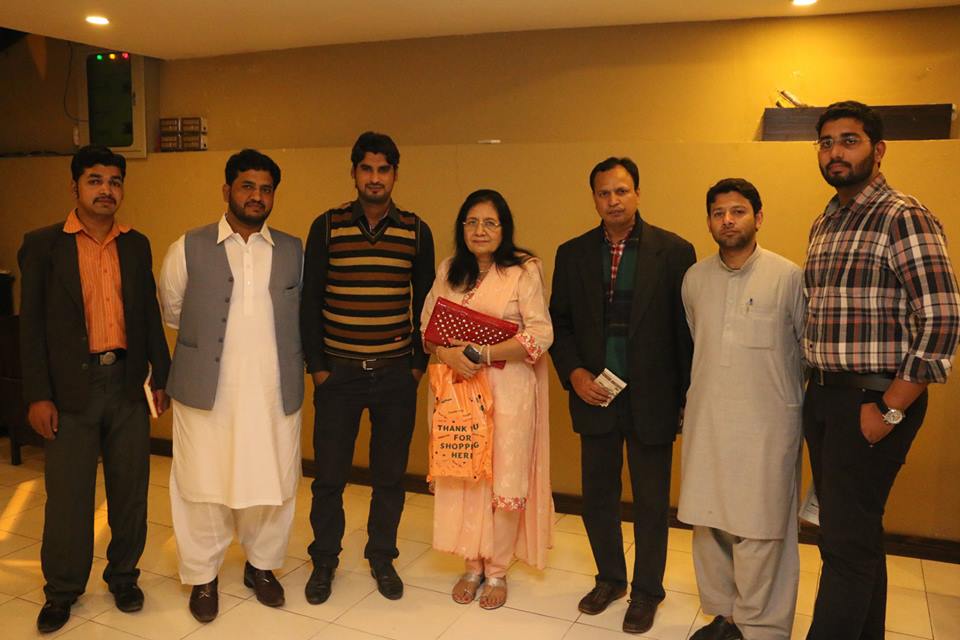 میدان بھی کھلا ہے اور مقابلہ بھی سخت ہے