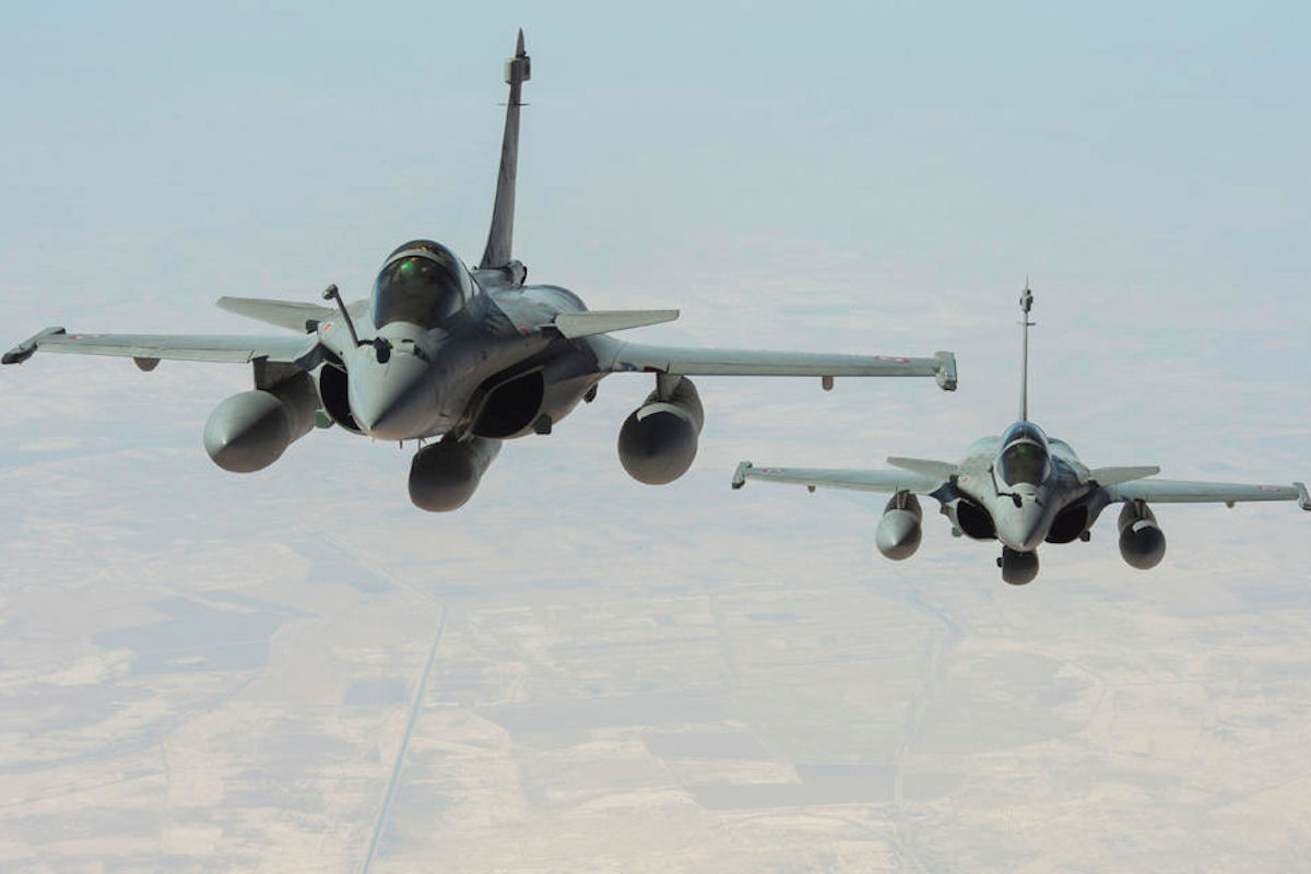 فرانس کے بحری بیڑے سے داعش کے ٹھکانوں پر حملے