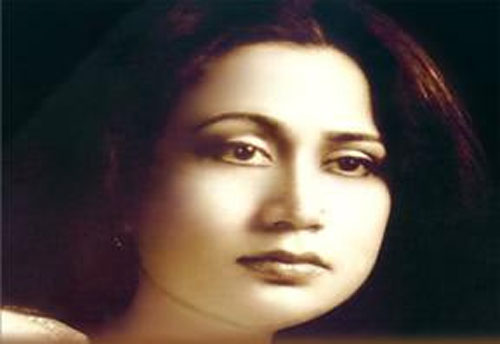 خوشبوؤں اور محبتوں کوشاعری میں ڈھالنے والی پروین شاکر کی 63 ویں سالگرہ