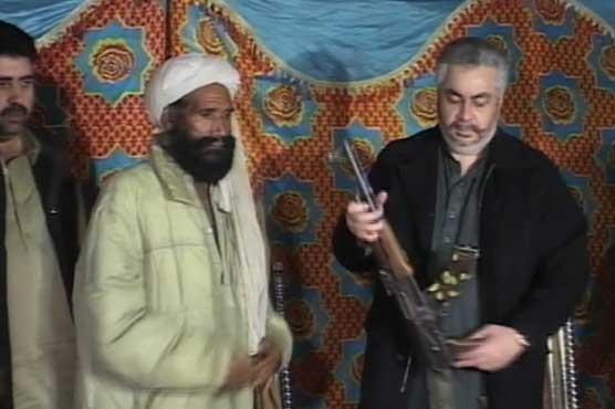 کوئٹہ : کالعدم تنظیم کے کمانڈروں سمیت 32 فراریوں نے ہتھیار ڈال دیئے