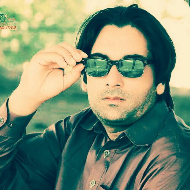 تجھ    سے    تو   شناساں   ہیں  ہر  موڑ   کے    راہی