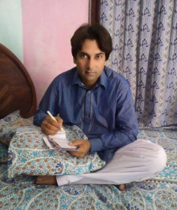 ہر   سو   تنہائی    کر   گیا   کوئی