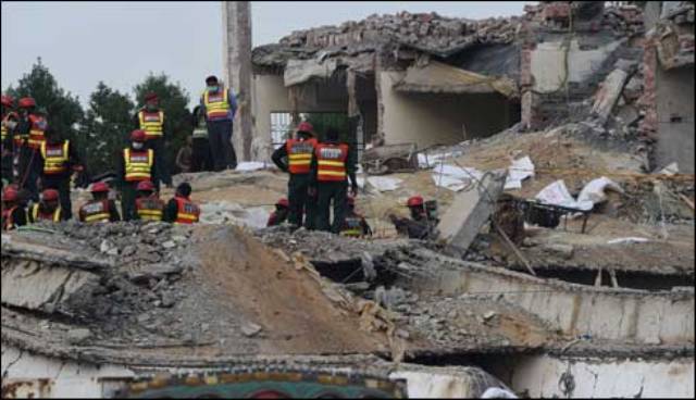 لاہور: ملبے سے ایک اورلاش مل گئی، جاں بحق افراد کی تعداد 52 ہوگئی