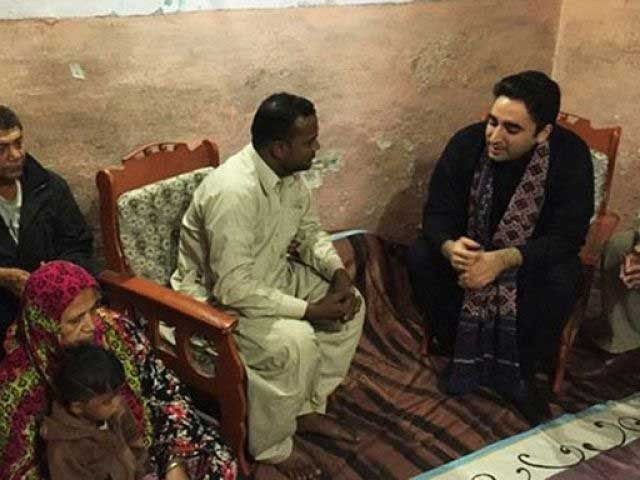 بلاول بھٹو کی بغیر پروٹوکول لیاری آمد، ننھی بسمہ کے والد سے تعزیت کی