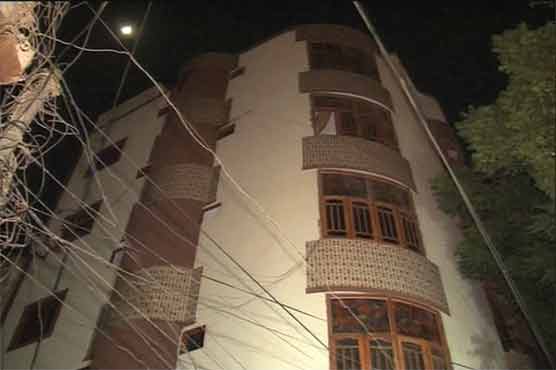 کراچی : 5 منزلہ عمارت اچانک 4 انچ تک زمین میں دھنس گئی، علاقے میں خوف و ہراس