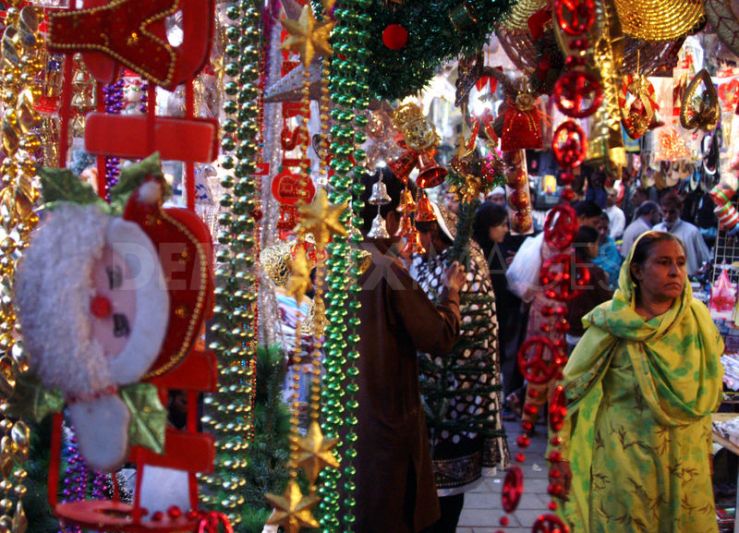 کرسمس کے موقع پر چرچوں اور مسیحی بستیوں میں سیکورٹی اور بلدیاتی انتظامات بہتر بنایا جائے۔ نعیم کھو کھر