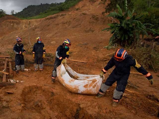 میکسیکو میں کھائی سے 17 افراد کی لاشیں برآمد