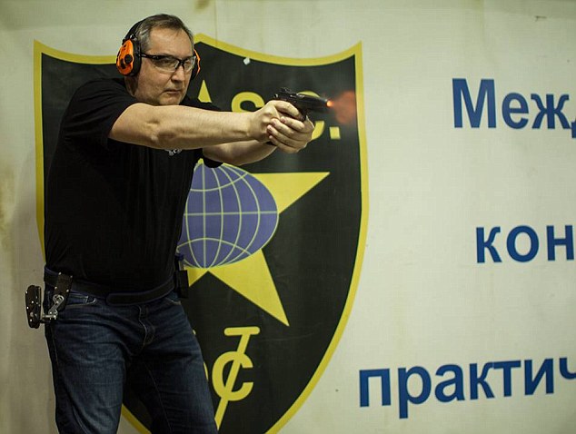 نشانے بازی کے شوقین روس کے نائب صدر اپنے پاؤں پر ہی نشانہ لگا بیٹھے