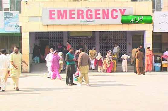 فیصل آباد: سسرالیوں نے مبینہ طور پر پٹرول چھڑک کر خاتون کو آگ لگا دی