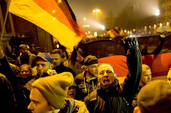 پیرس حملوں کے بعد جرمنی میں مسلمانوں کے خلاف تعصب تیزی سے بڑھ رہا ہے