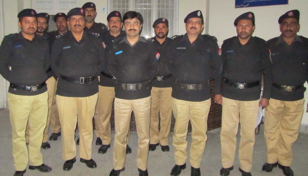 گجرات پولیس عوام کی خادم ہے۔ ضمیر الحق