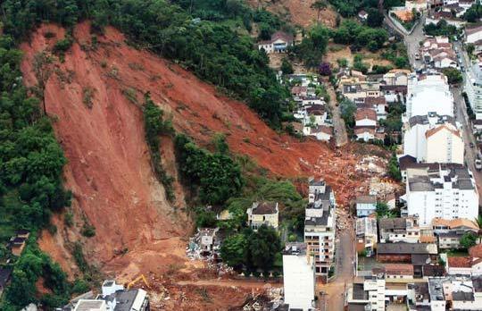 برازیل: بارش کے باعث مٹی کے تودے گرنے سے چار افراد ہلاک