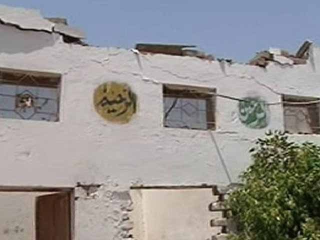 کراچی میں مدرسے کی چھت گرنے سے کئی بچے ملبے تلے دب گئے