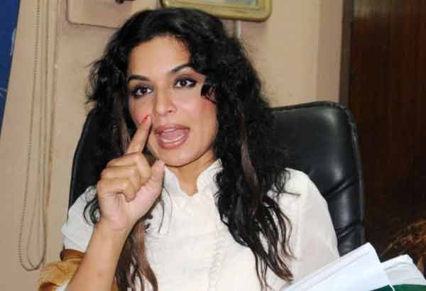 میرا کی گلابی انگریزی سے استاد نے بھی ہار مان لی