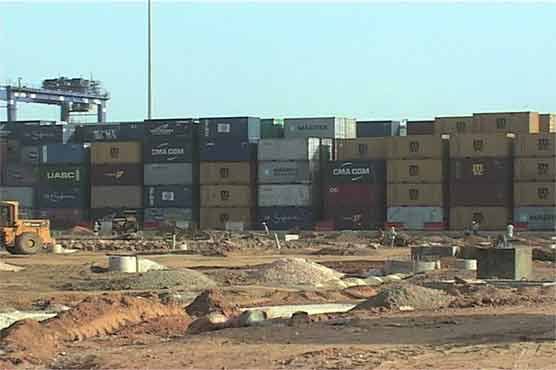 کراچی: 400 سے زائد نیٹو کنٹینرز برآمد، بیشتر خالی پائے گئے