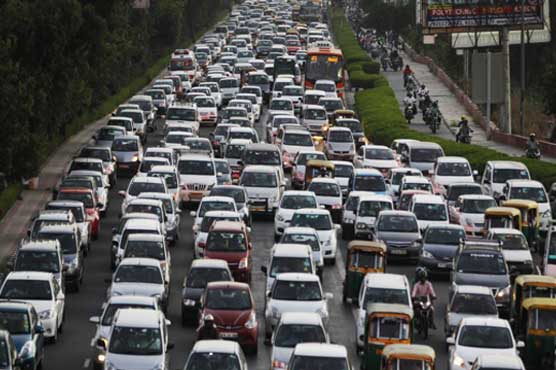 نئی دہلی میں اب گاڑیاں نمبروں کے حساب سے چلیں گی