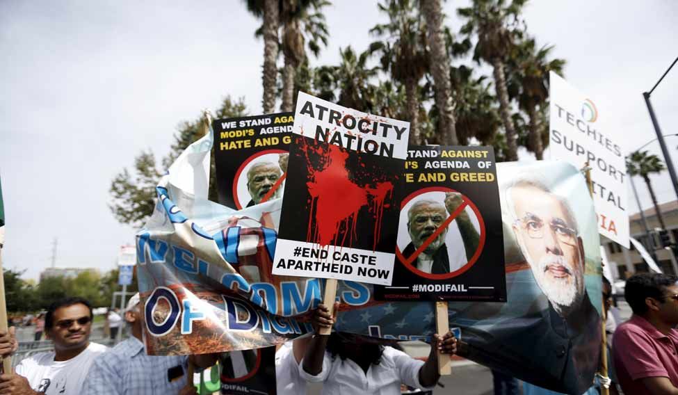 دورہ پاکستان: بھارت میں انتہاء پسندوں کے مظاہرے، مودی کا پتلا نذر آتش