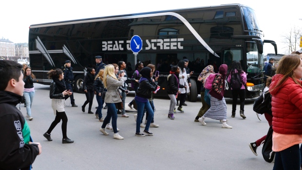 خبردار : اب سویڈن میں بسوں اور ٹرینوں کے مسافروں کا پاسپورٹ چیک ہو گا