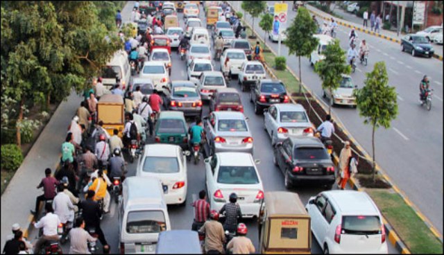 میٹرو اورنج لائن ٹرین منصوبہ، اہم شاہراہوں پر سارا دن ٹریفک جام