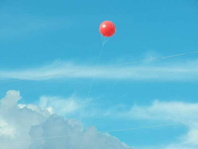 ہوا کے غبارے نے بھارتی حکام کے ہوش اڑا دیئے