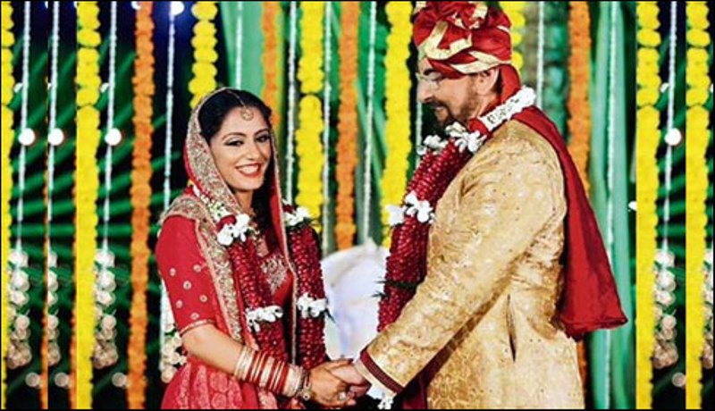 70 سالہ بھارتی اداکار کبیر بیدی نے چوتھی بار شادی کا لڈو چکھ لیا