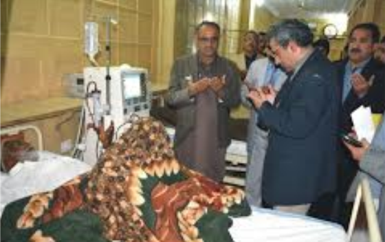 حنیف خان پتافی کا ٹیچنگ ہسپتال میں ڈائلسز مشین، وہیل چیئرز اور سٹریچرز اور دیگر سامان عطیہ کرنے کا اعلان