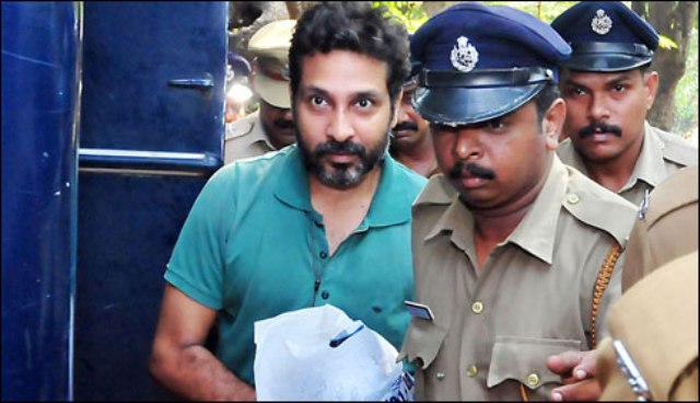 بھارت؛ گارڈ کو مارنے والے کروڑ پتی تاجر کو عمر قید کی سزا
