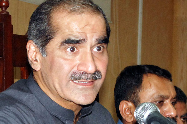 ریلوے کی سیکڑوں ایکڑ اراضی پر سرکاری اور دفاعی اداروں کا قبضہ ہے، خواجہ سعد رفیق