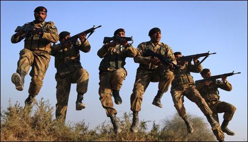 کور کمانڈر لاہور کا چونیاں میں عسکری مشقوں کا جائزہ