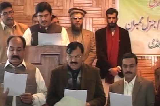 لاہور : نو منتخب بلدیاتی نمائندوں نے حلف اٹھا لیا