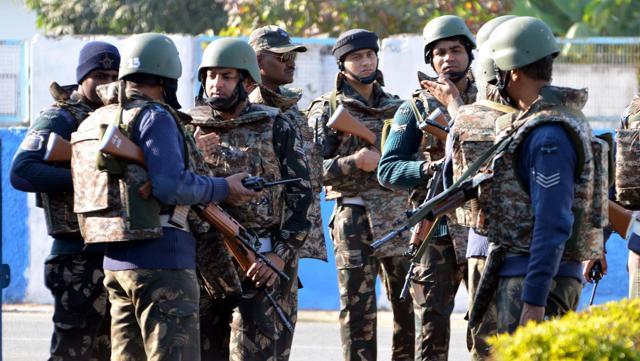 پٹھان کوٹ ایئربیس سیکیورٹی کا پول کھل گیا