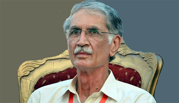 افغان مہاجرین کو اب باعزت طریقے سے واپس چلے جانا چاہیئے، پرویز خٹک