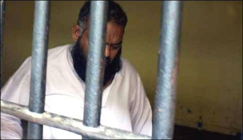 امیر سولنگی کا ٹریفک پولیس کی جانب سے سرعام تشدد پر اظہار افسوس