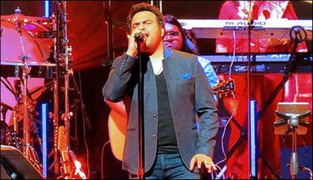 سعودی عرب : پاکستانی سفارتخانے میں شیراز اپل کی شاندار پرفارمنس