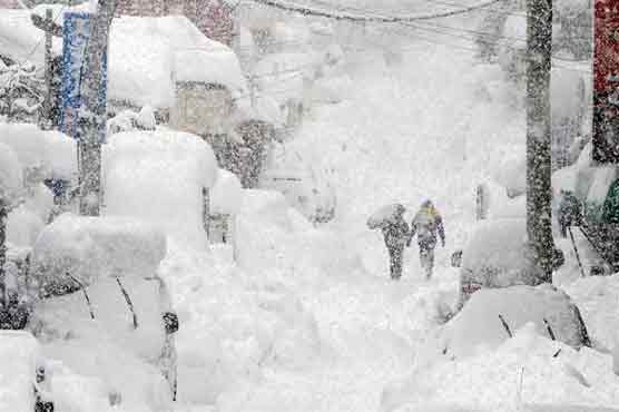 جنوبی کوریا: شدید برف باری نے بتیس سالہ ریکارڈ توڑ دیا، پروازیں ملتوی