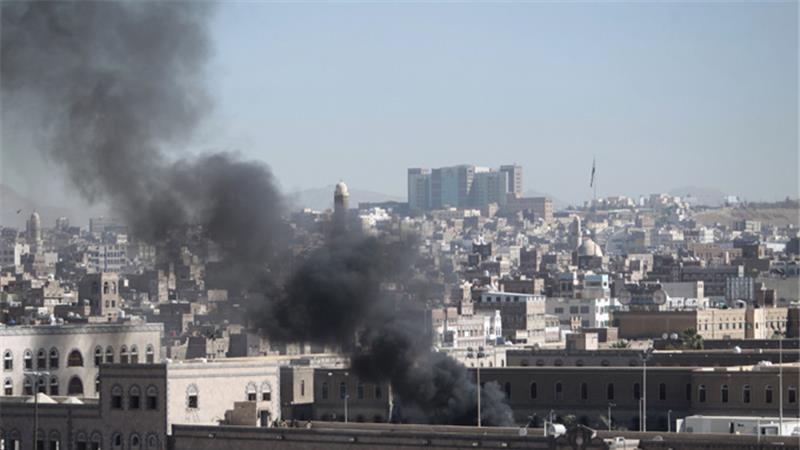 یمن : سعودی اتحادی افواج کی صنعا میں بمباری، 26 افراد ہلاک