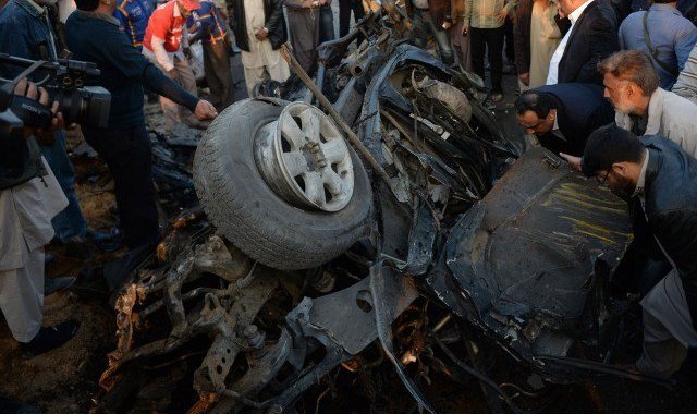 کراچی: منگھوپیر میں ٹرک اور کار میں تصادم، ایک شخص جاں بحق