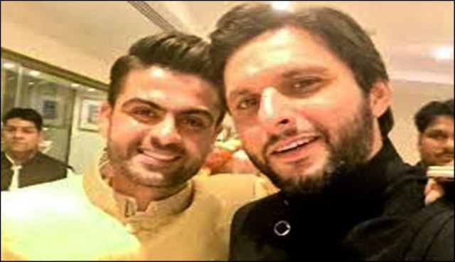 شاہد آفریدی کی دوستی بھی احمد شہزاد کے کام نہ آئی