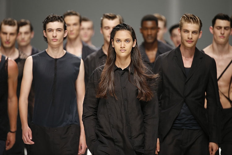 اسپین میں بارسلونا فیشن ویک کا انعقاد، دیدہ زیب ملبوسات کی نمائش