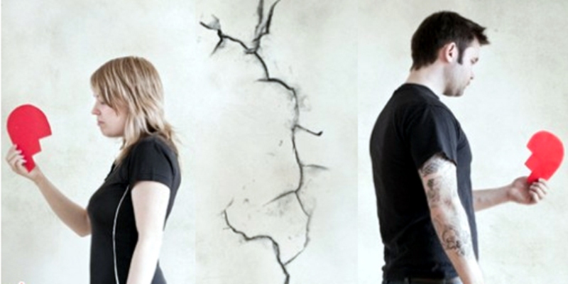 وہ بے وفا نہیں مگر با وفا بھی نہیں